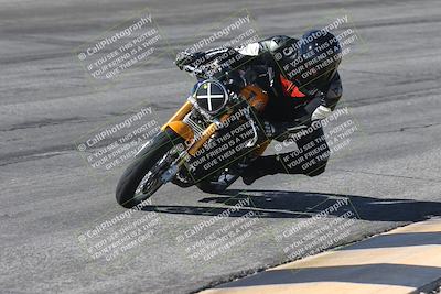 media/Oct-13-2025-Moto Forza (Mon) [[a66d839500]]/3-B Group/Session 2 (Bowl)/